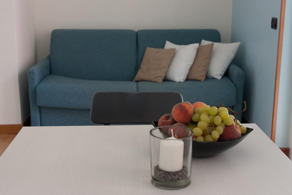 غْرافيدونا Residence Cafelicita - Promotion - Apartments Lake View - Infinity Pool - Jacuzzi الغرفة الصورة